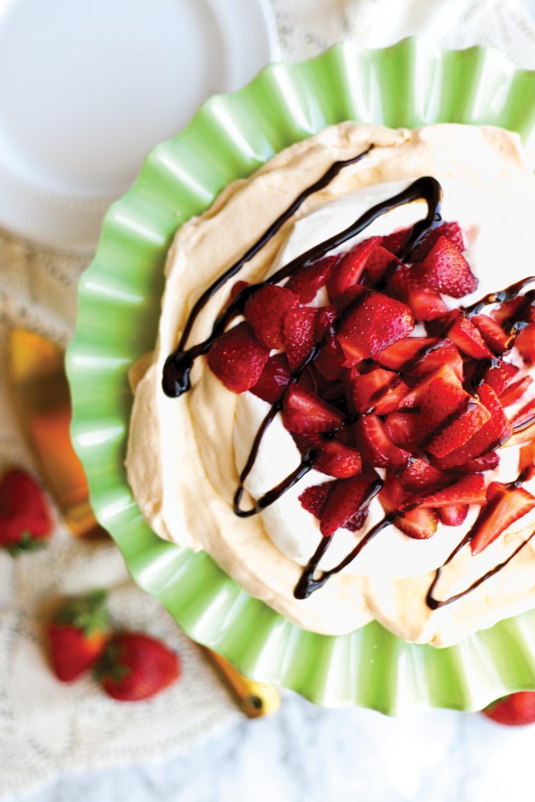 Pavlova with strawberries